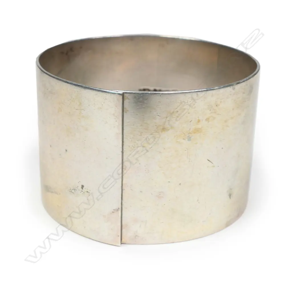 G & T Young (Dunedin) silver napkin ring, Image 1++